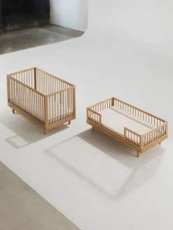Letto per bambini in legno di quercia Pure, 70 x 140 cm