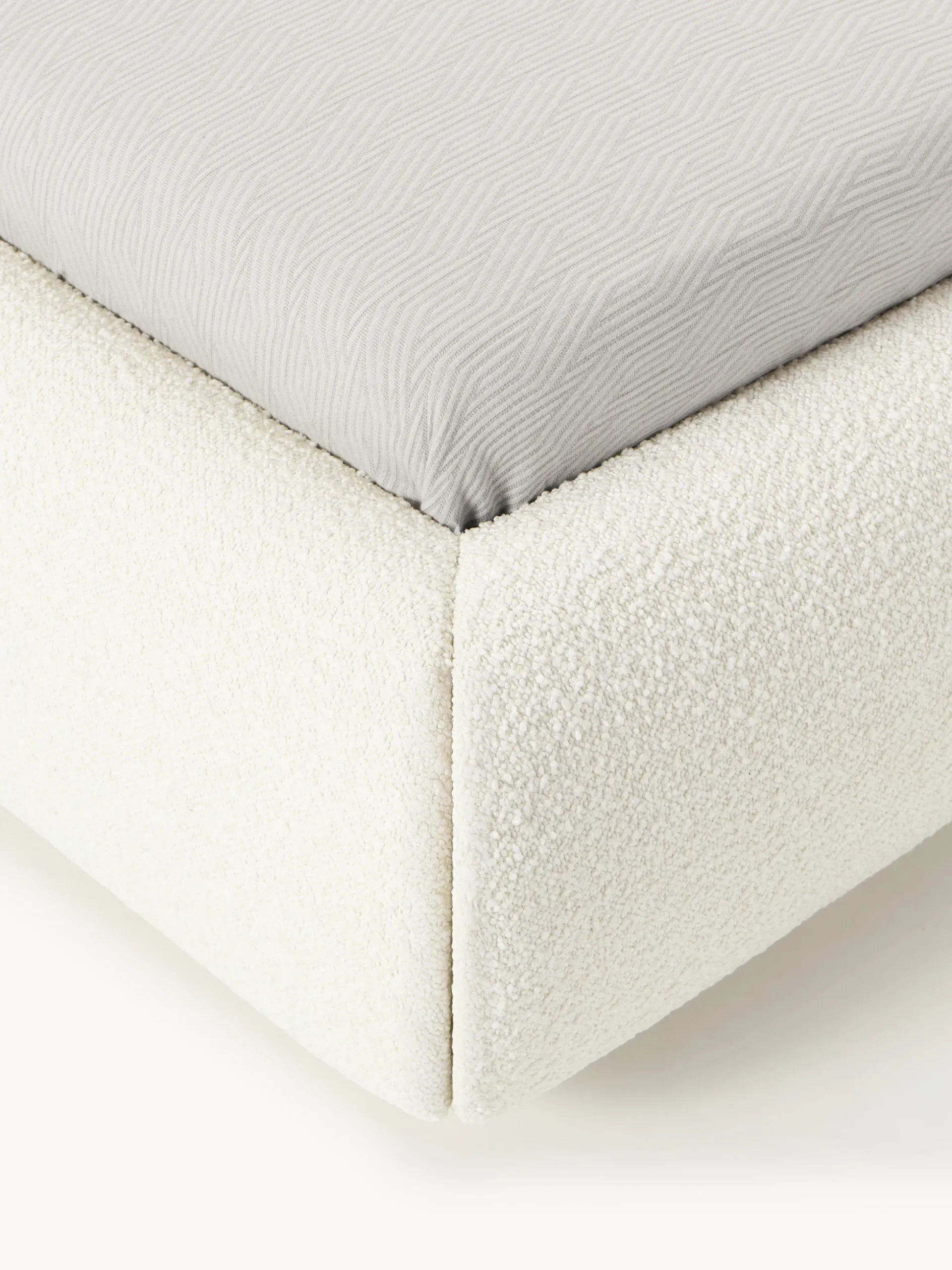Letto singolo imbottito in bouclé con contenitore Alba