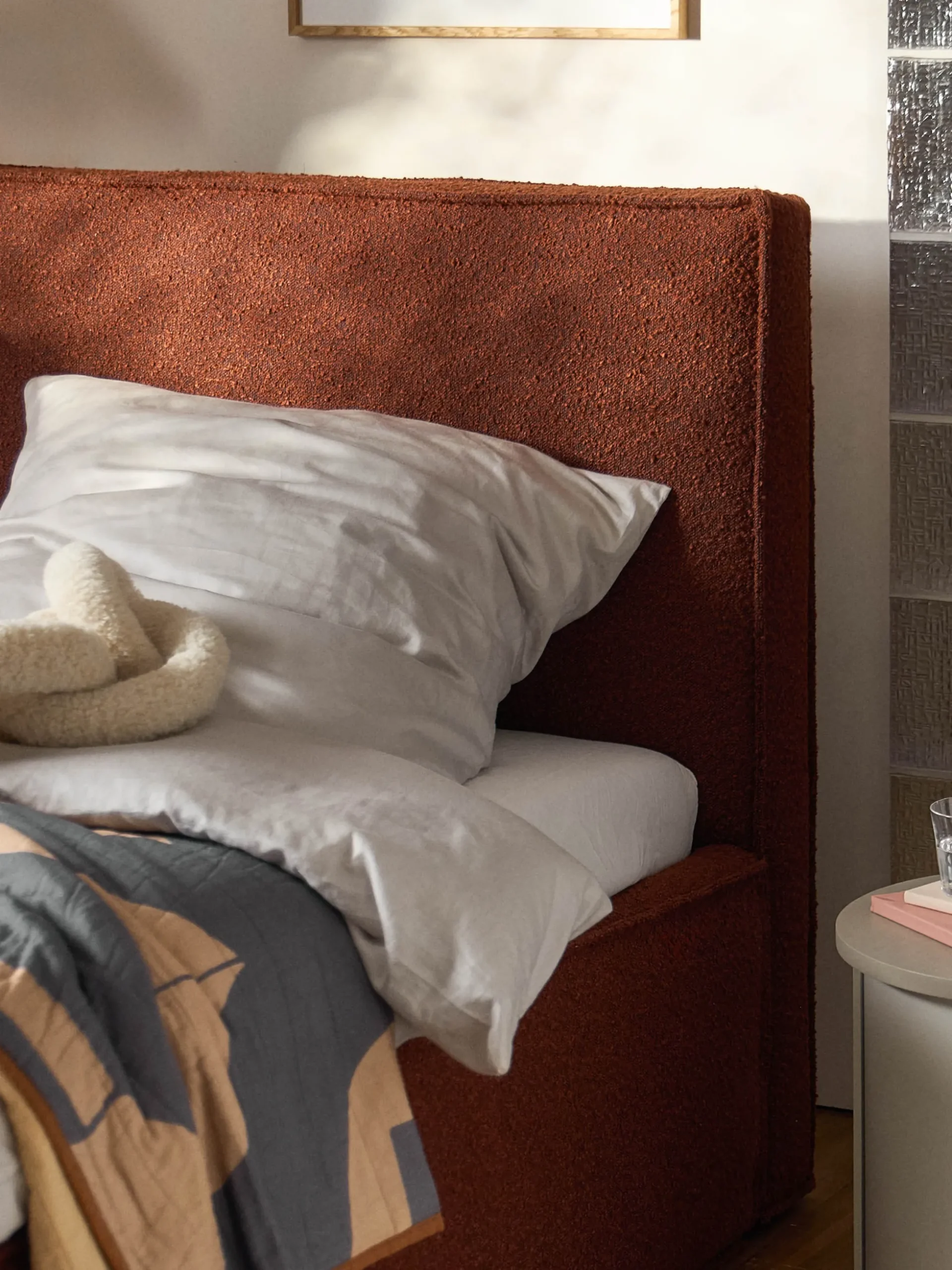 Letto singolo imbottito in bouclé con contenitore Dream
