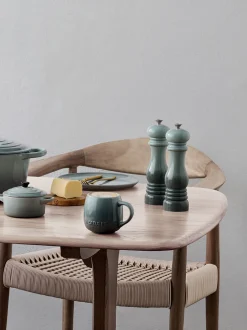 Macinapepe con macinino in ceramica Creuset