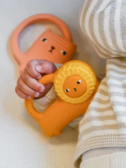 Massaggiagengive per bambini fatto a mano Oli&Carol x Donna Wilson