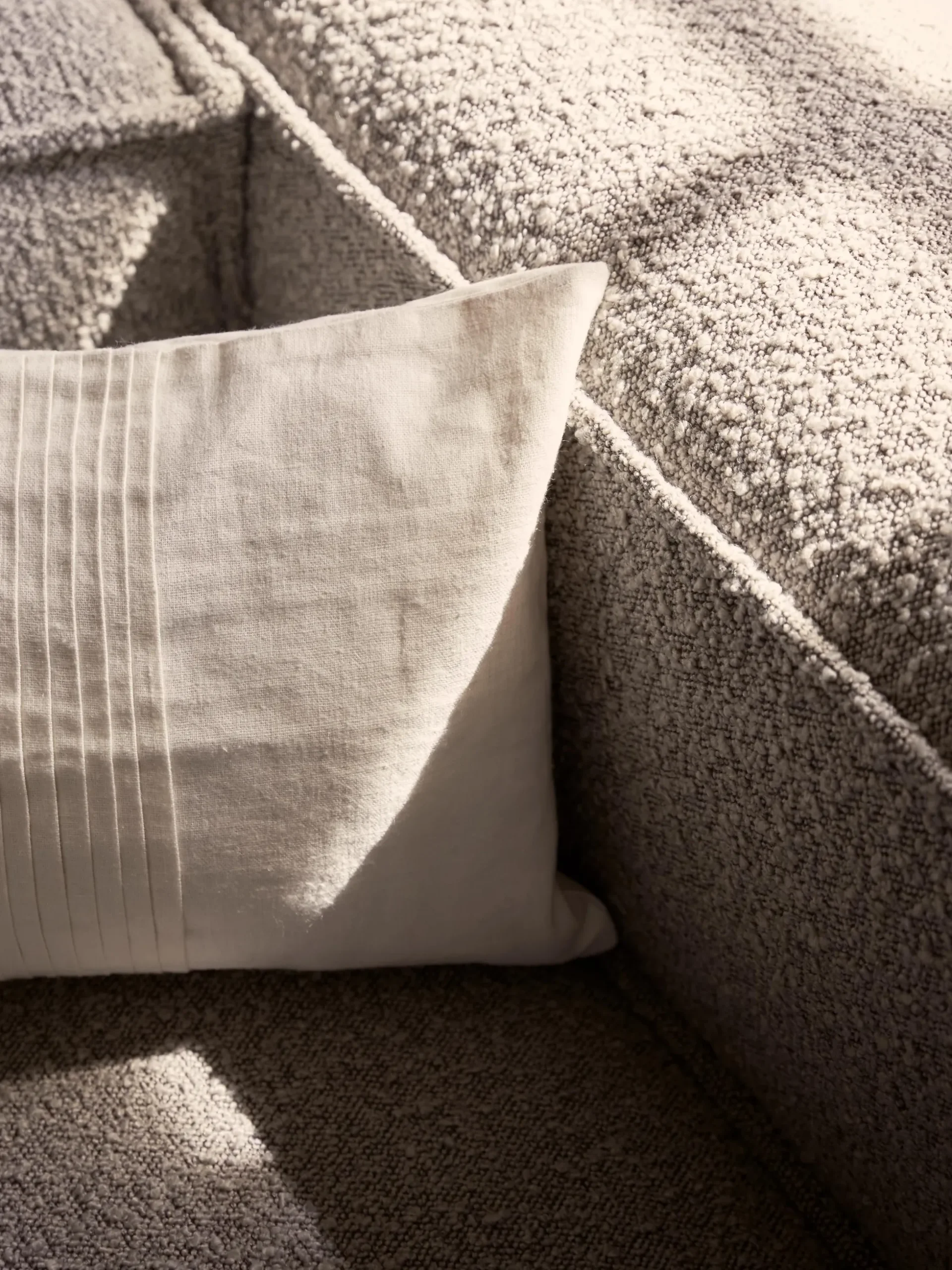 Modulo angolare in bouclé Lennon