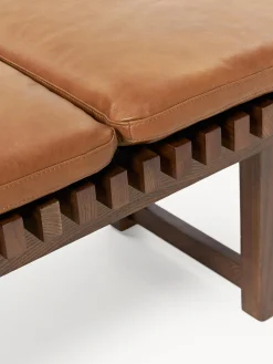 Panca in legno di frassino con cuscino in pelle Sora