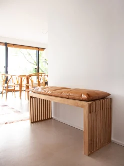 Panca in legno di teak fatta a mano Rib