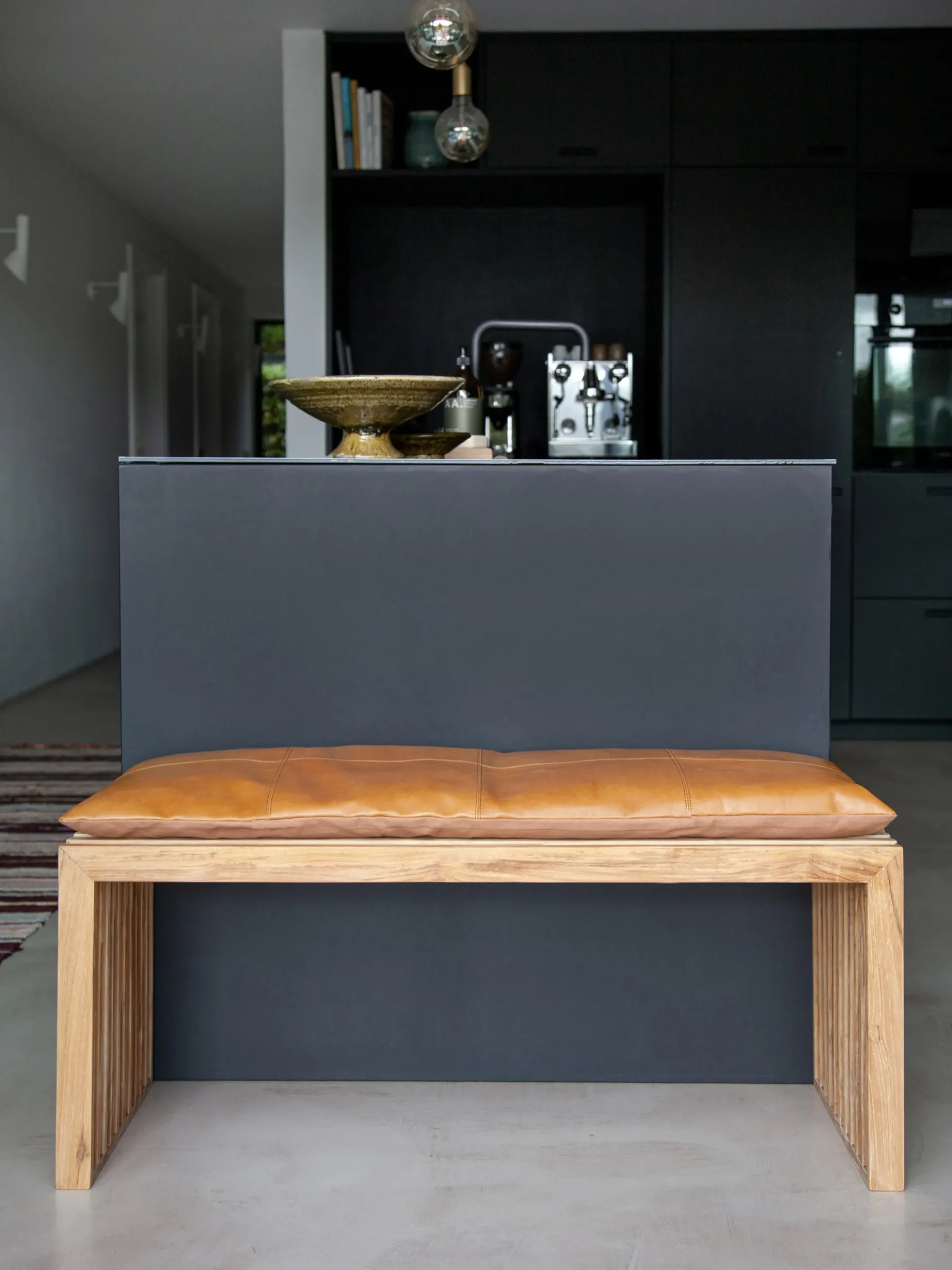 Panca in legno di teak fatta a mano Rib