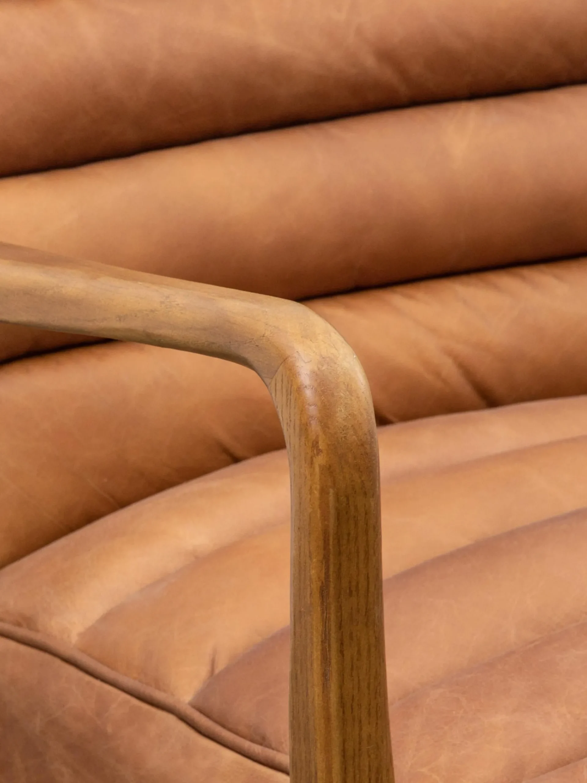 Poltrona lounge in pelle Datsun