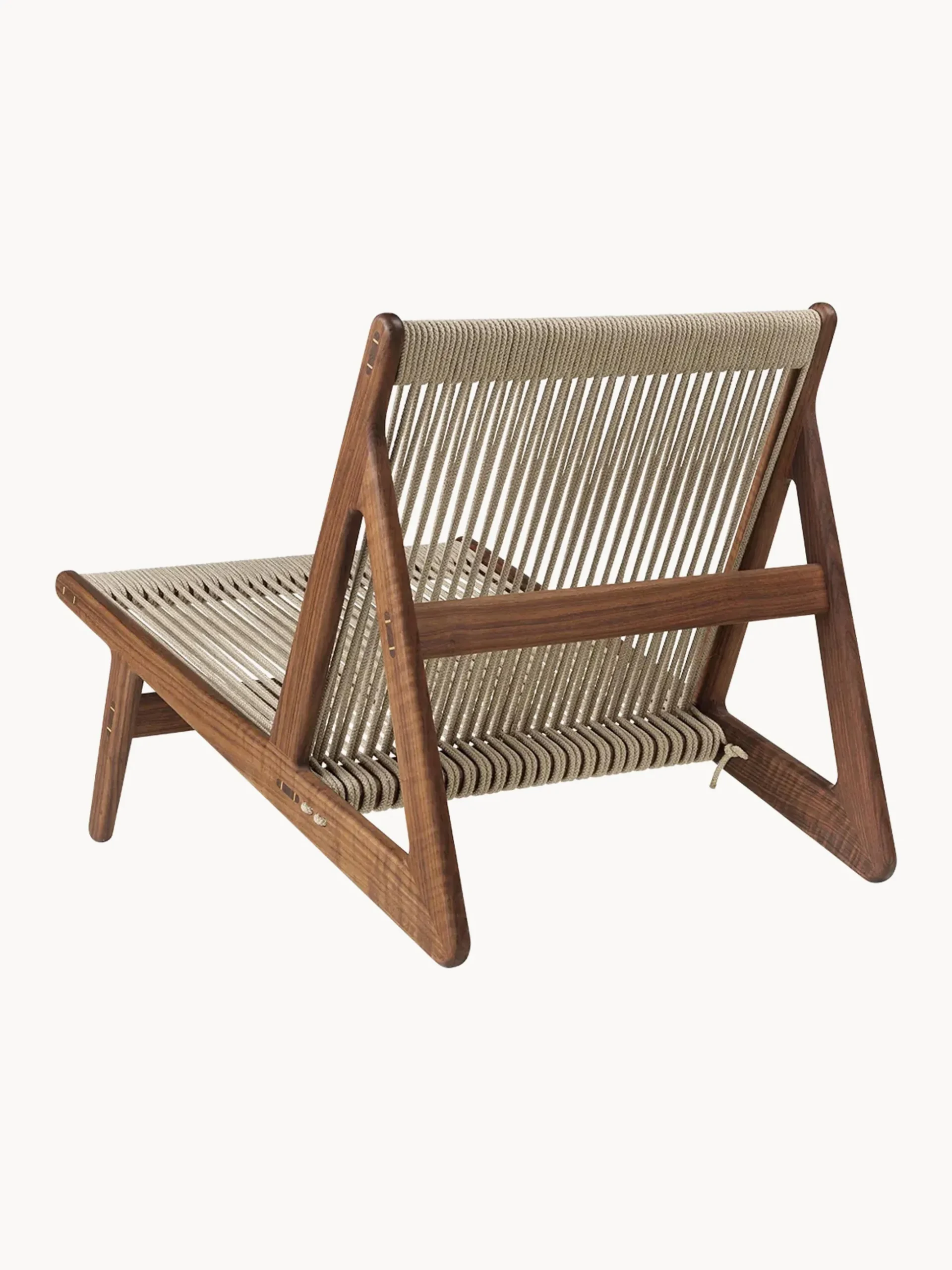 Poltrona lounge fatta a mano in legno di noce con cuscino MR01 Initial