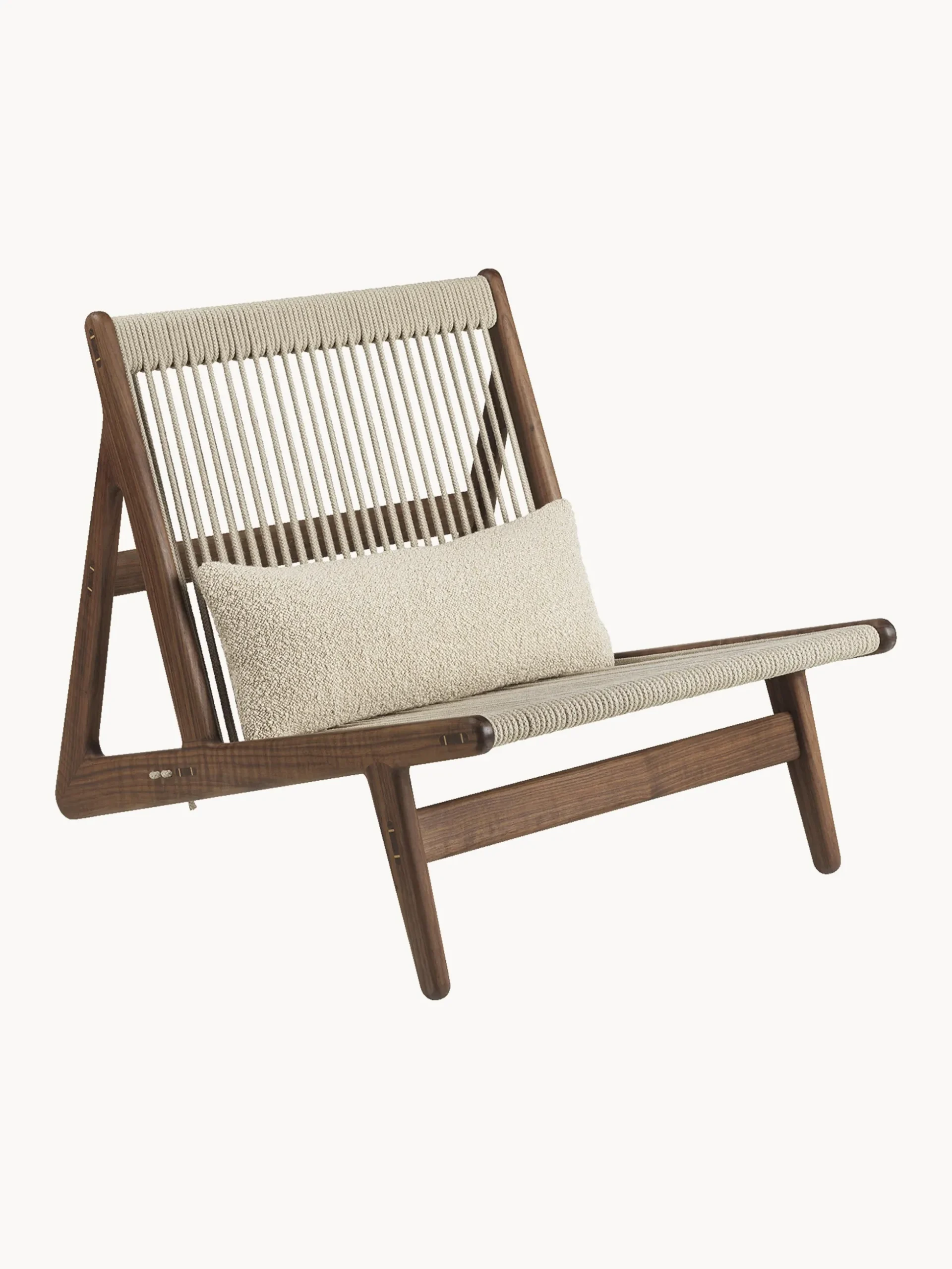 Poltrona lounge fatta a mano in legno di noce con cuscino MR01 Initial