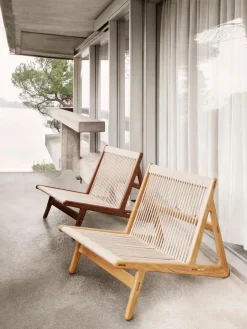 Poltrona lounge fatta a mano in legno di noce con cuscino MR01 Initial
