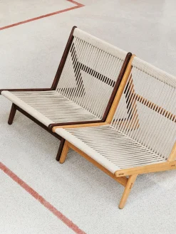 Poltrona lounge fatta a mano in legno di quercia con cuscino MR01 Initial