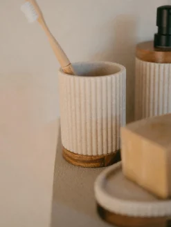 Portaspazzolino con dettaglio in legno Laura