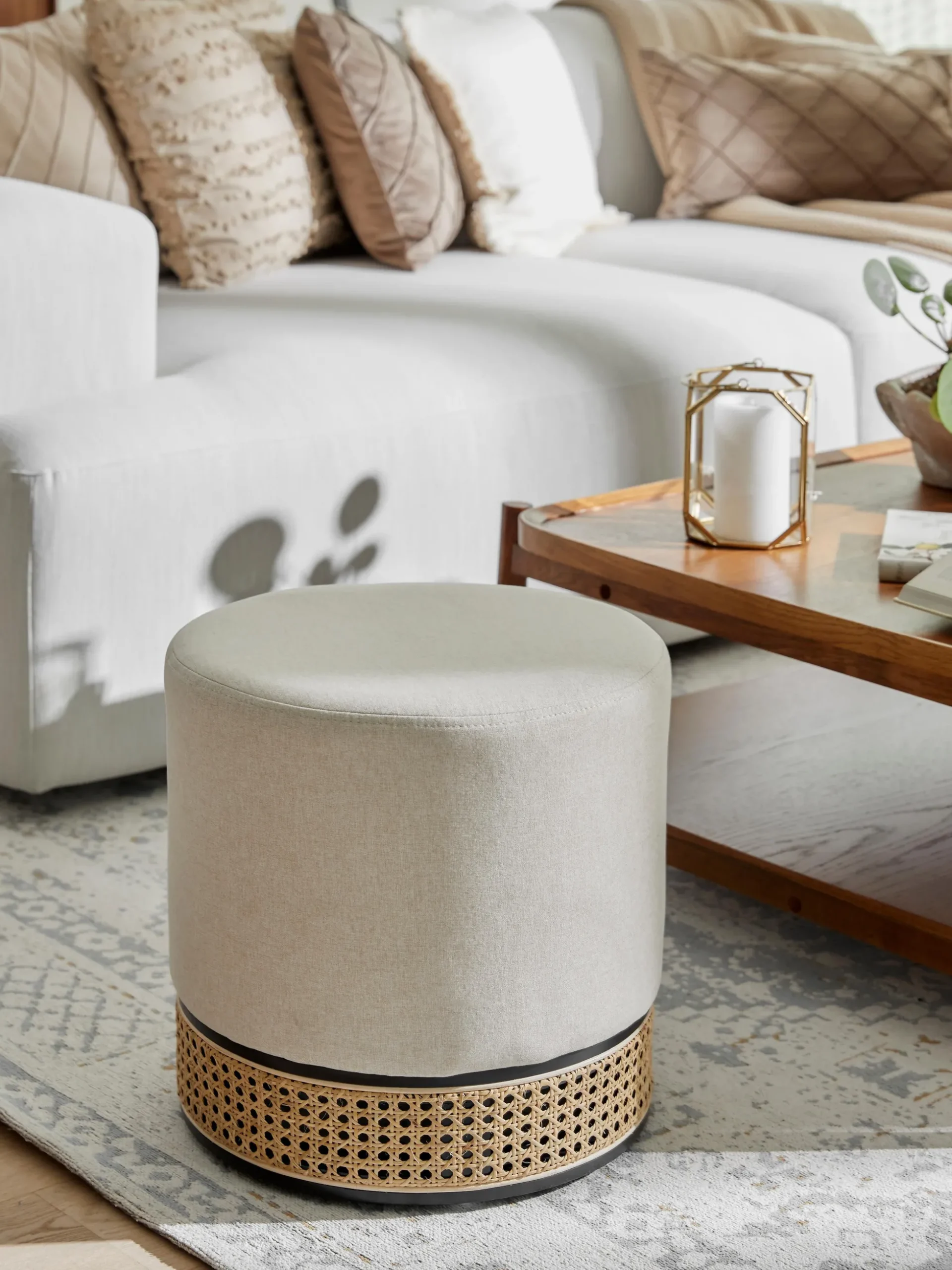 Pouf imbottito con intreccio viennese Mara