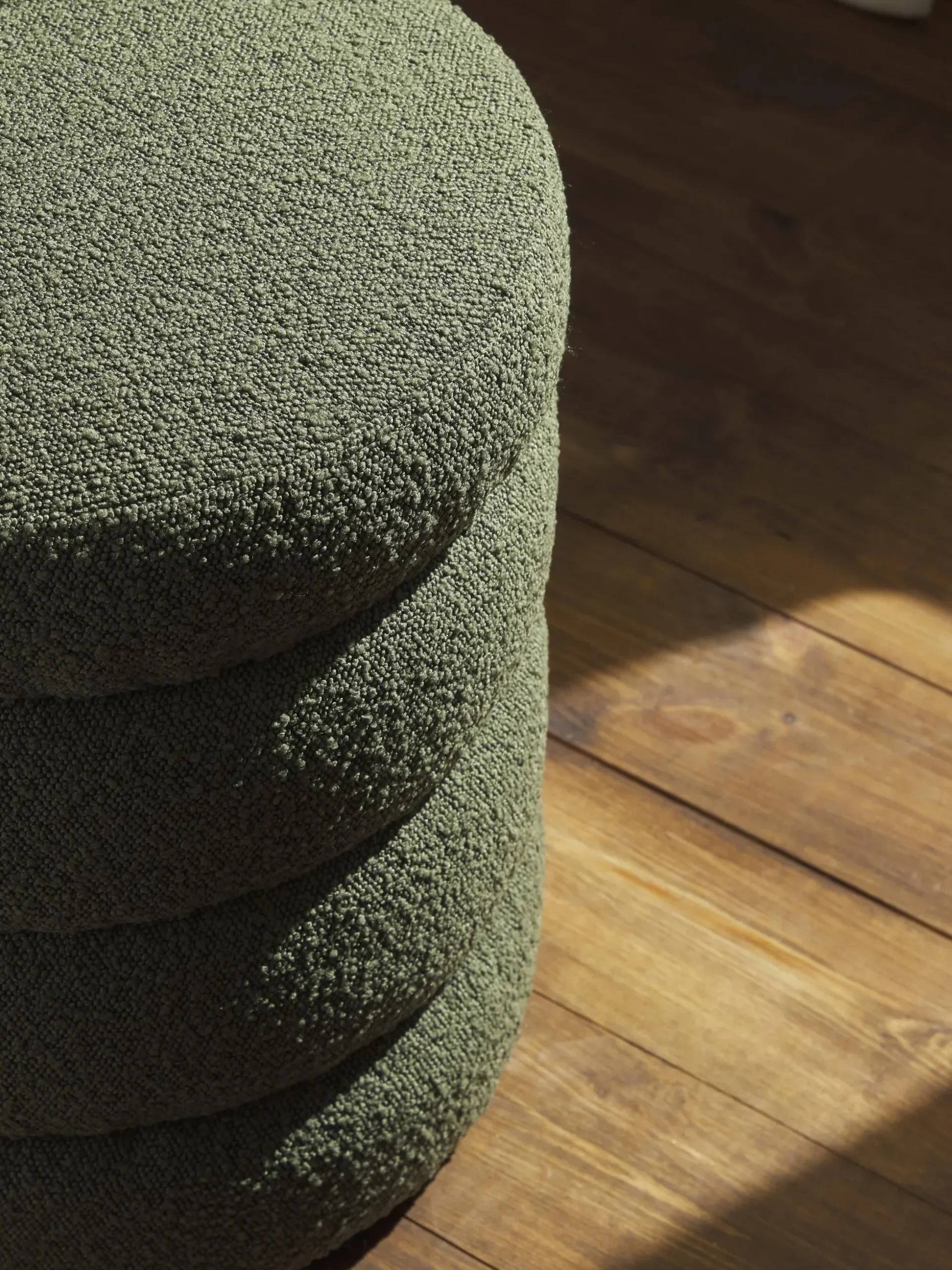 Pouf imbottito in bouclé Alto