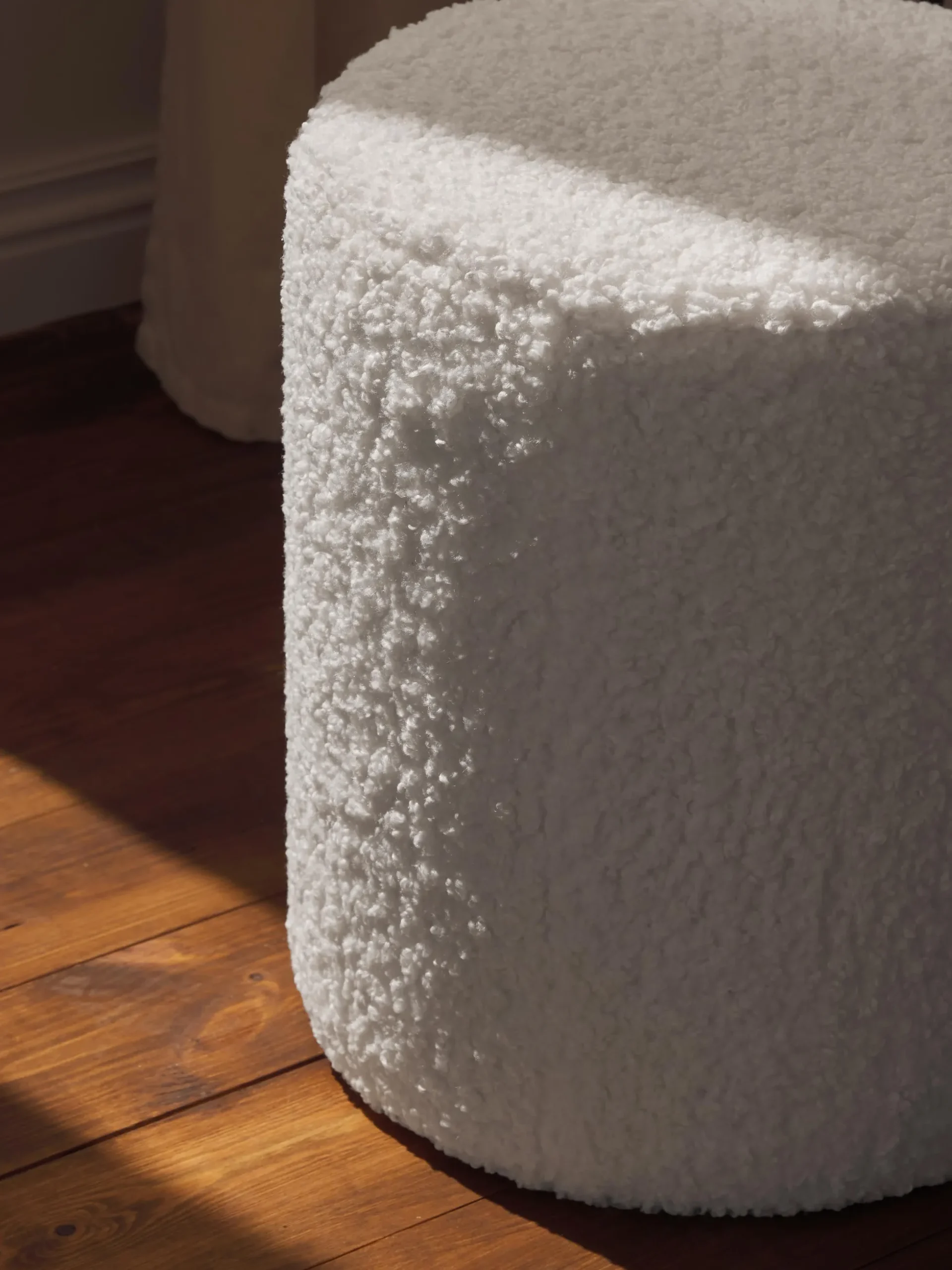 Pouf in teddy Daisy