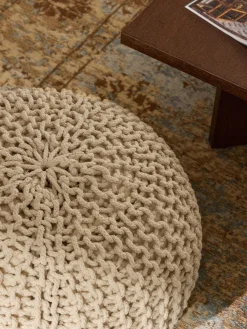 Pouf lavorato a maglia fatto a mano Dori