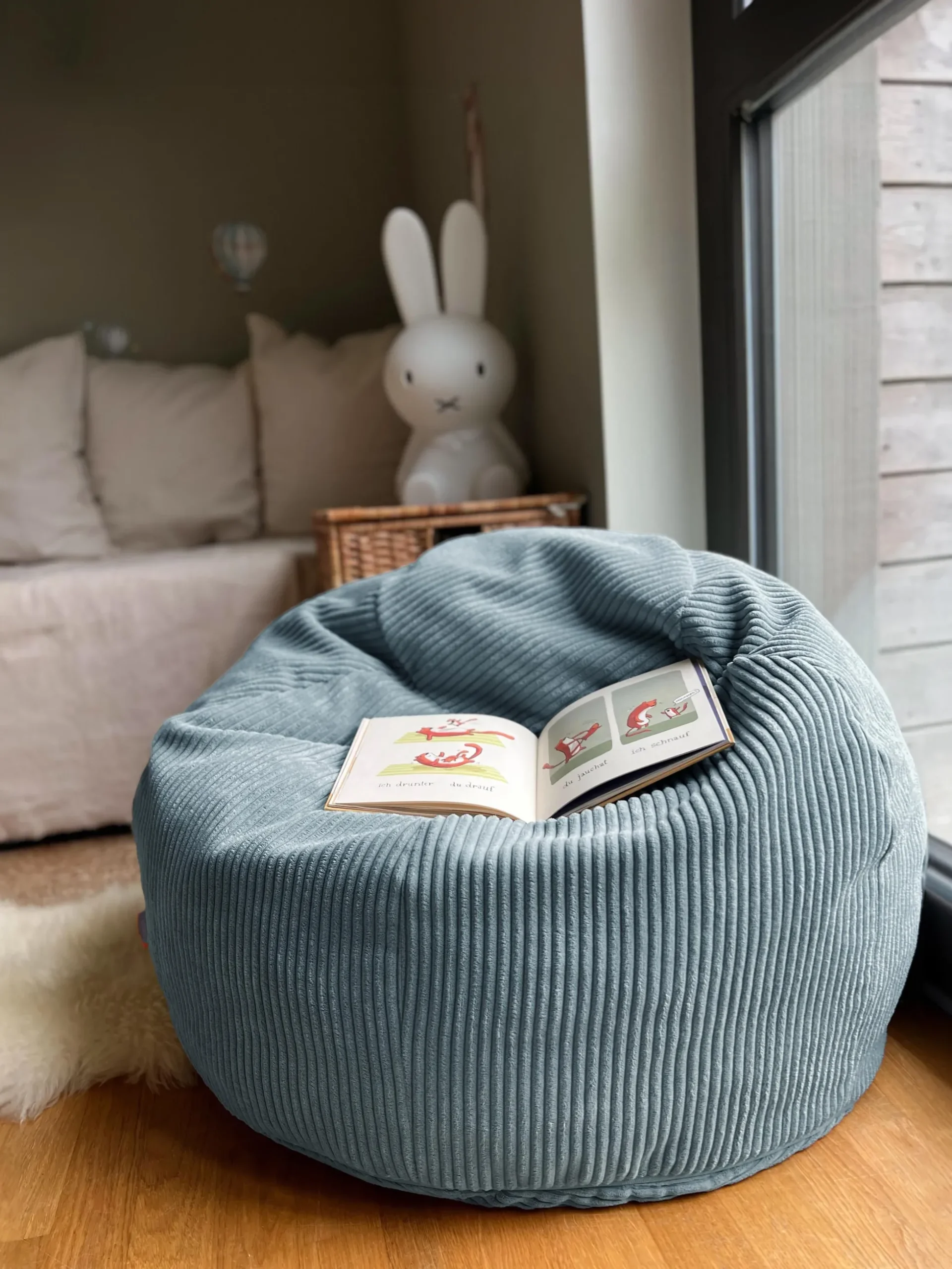 Pouf sacco per bambini in velluto a coste fatto a mano Flora