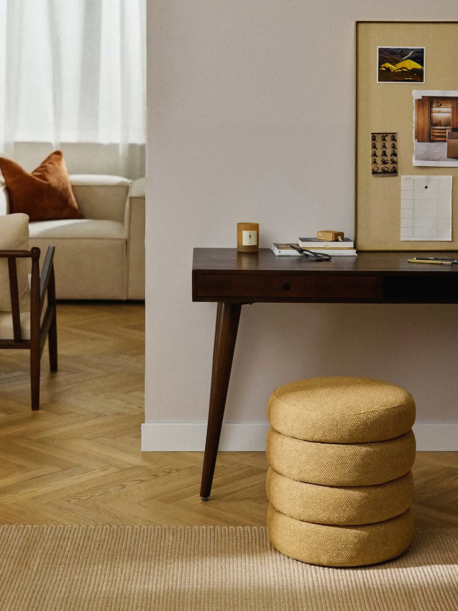Pouf imbottito con contenitore Alto