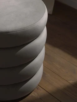 Pouf imbottito in velluto Alto