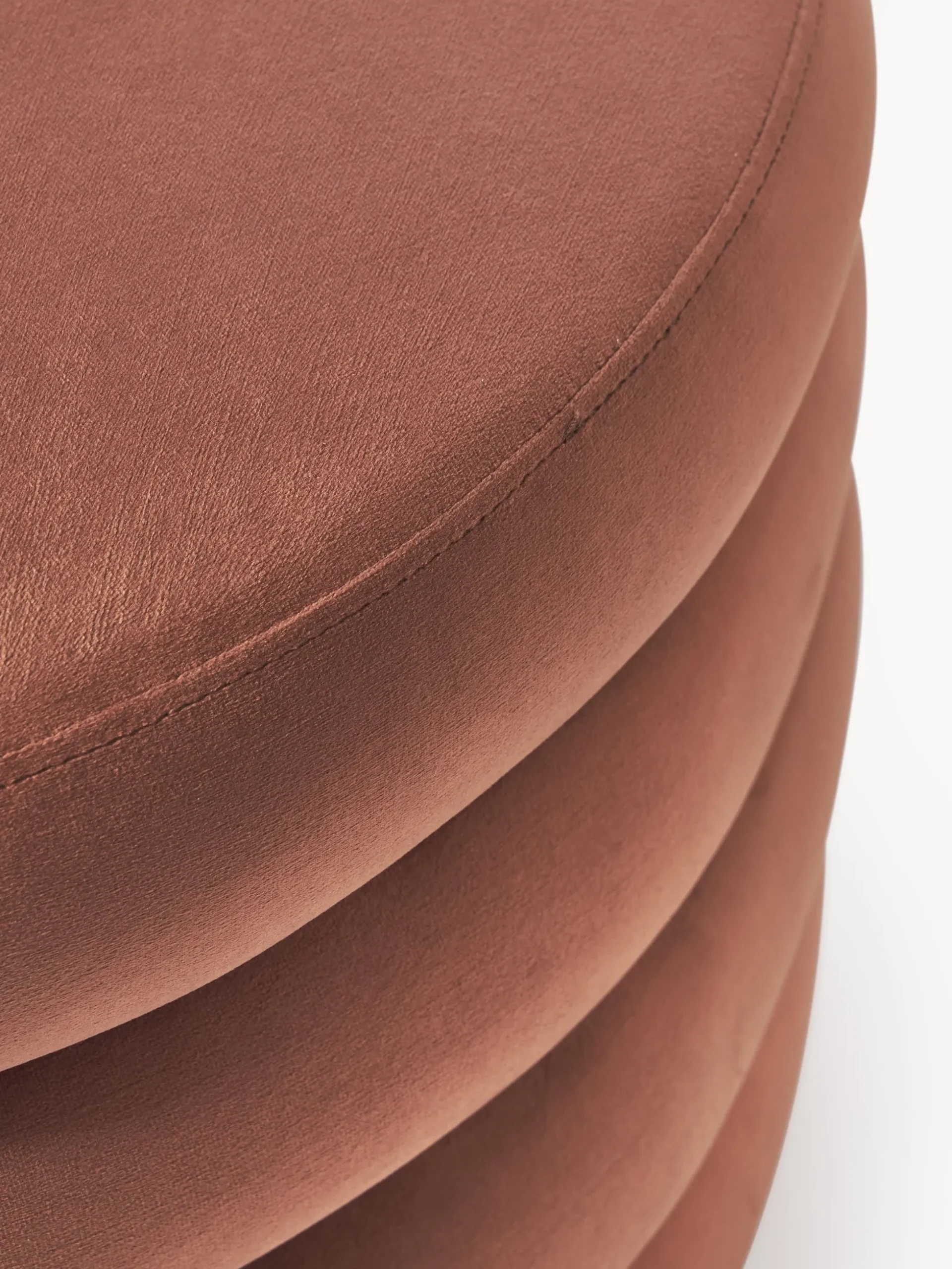 Pouf imbottito XLin velluto con vano contenitore Alto