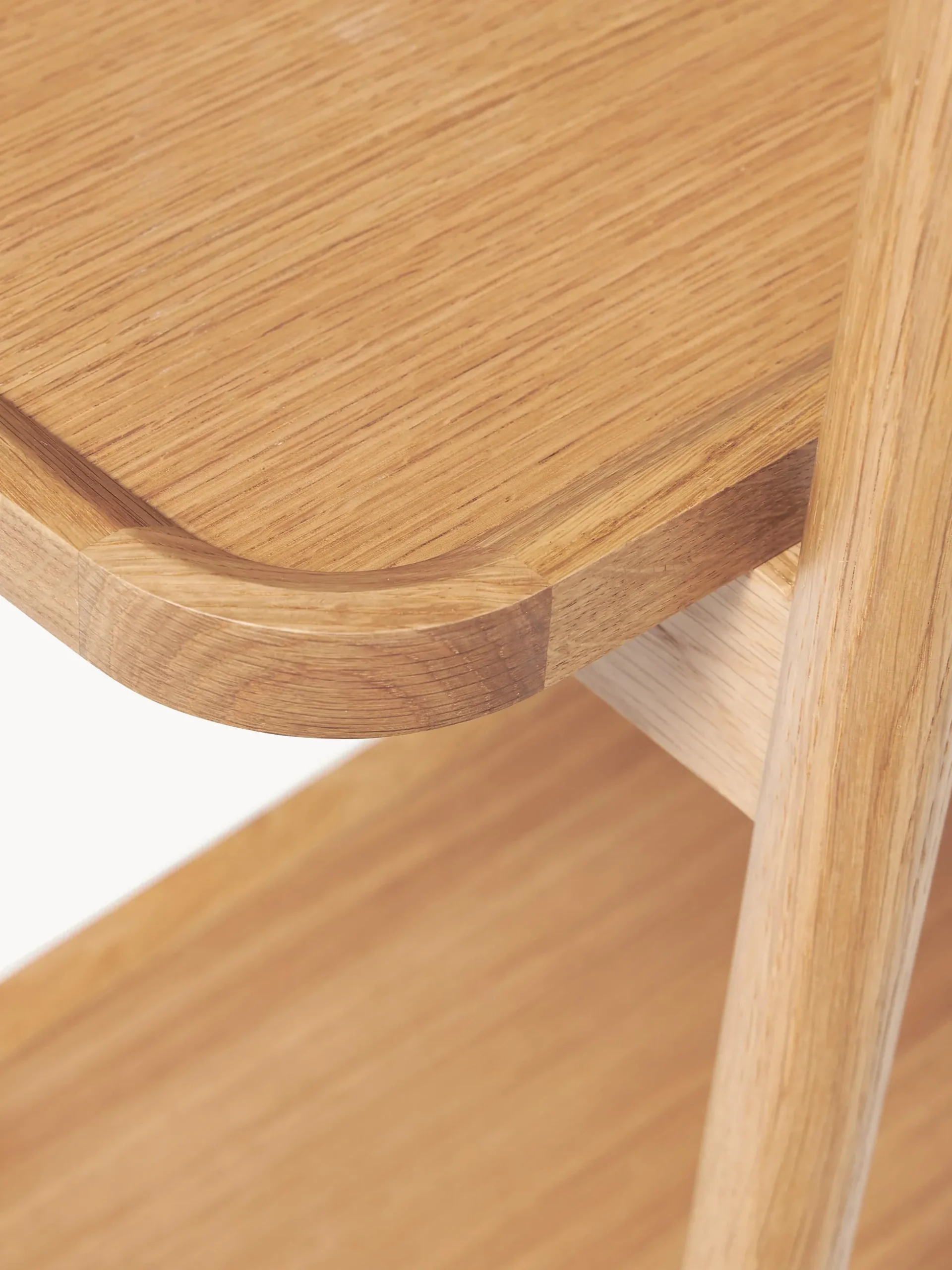 Scaffale basso in legno Libby