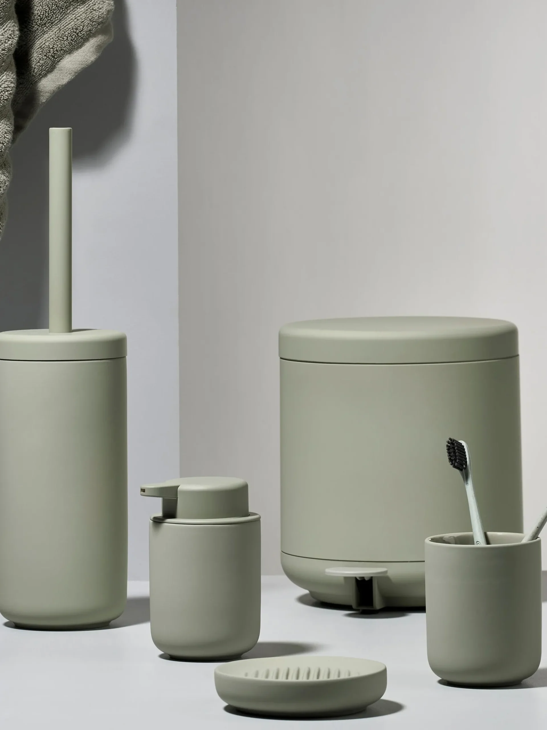 Scopino wc con contenitore Ume