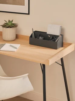 Scrivania con finitura in legno di quercia Rayburn