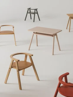 Scrivania per bambini in legno di faggio Growing Green