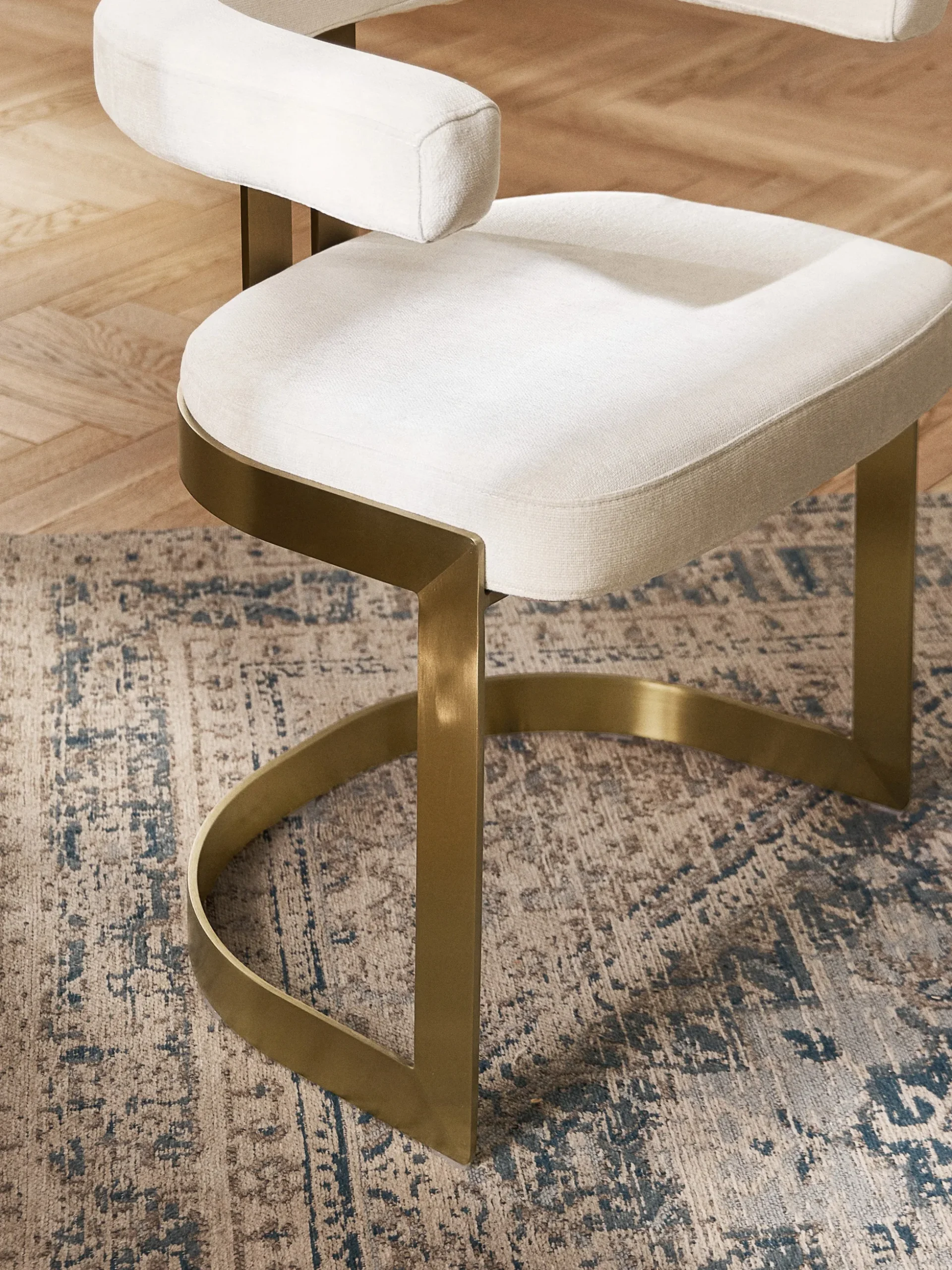 Sedia cantilever imbottita Gianni