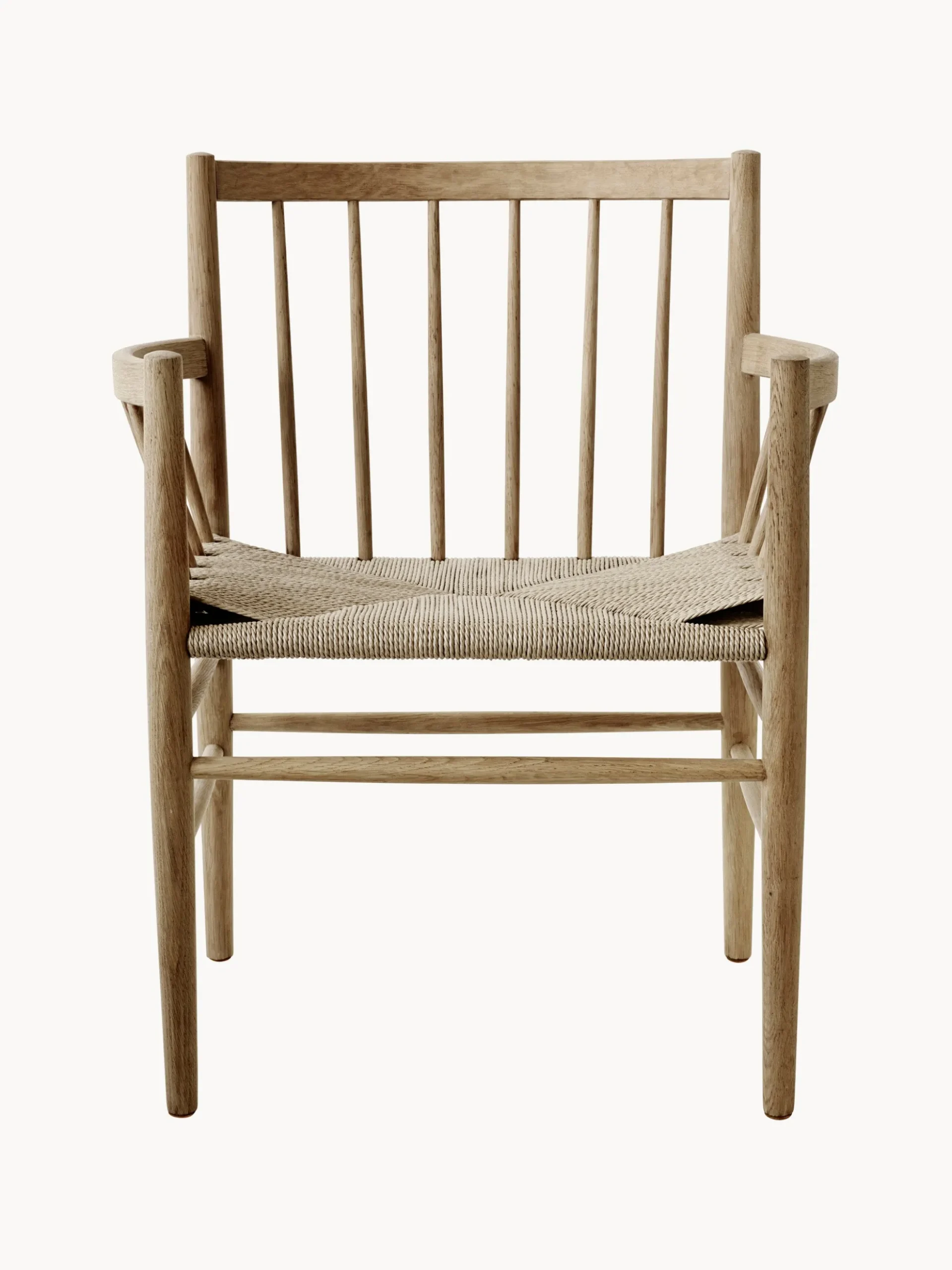 Sedia con bracci in legno di quercia J81
