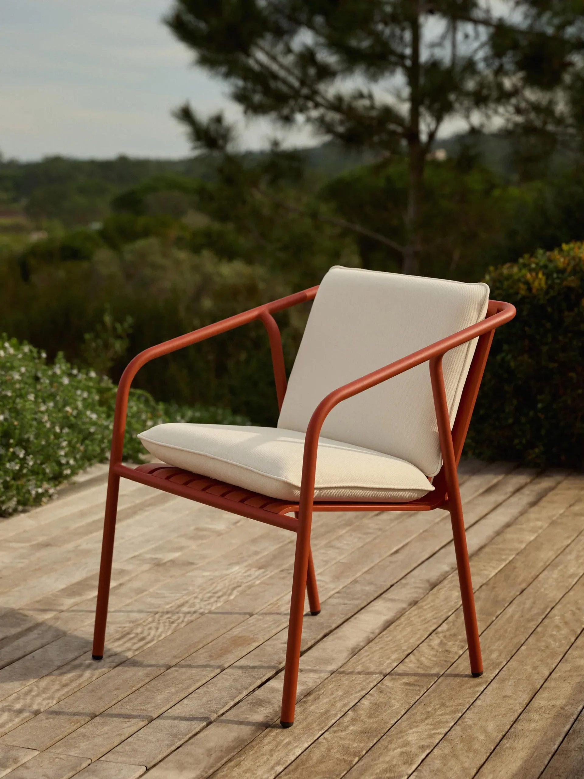 Sedia con braccioli da giardino Caio