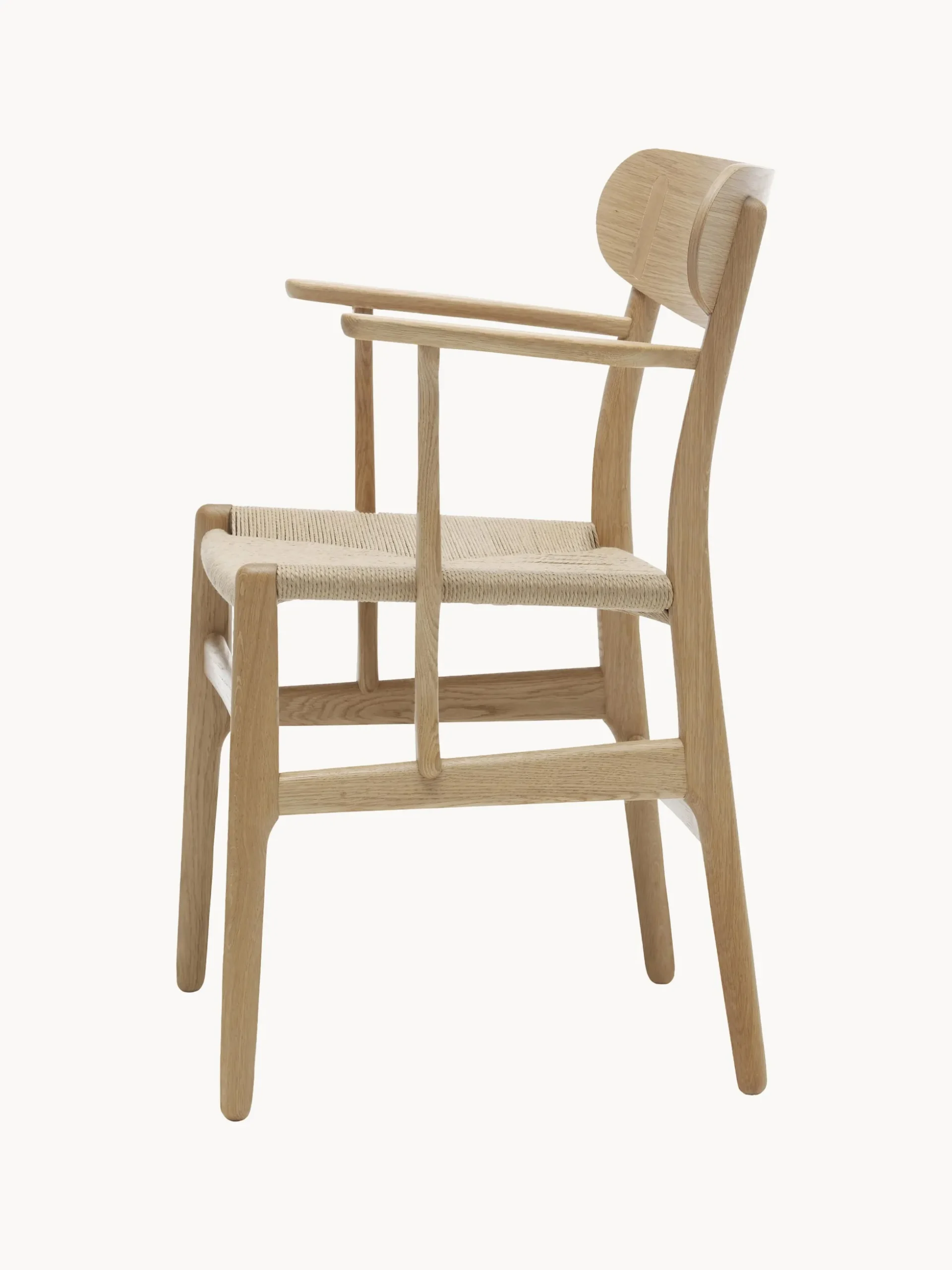 Sedia con braccioli in legno con seduta intrecciata a mano CH26
