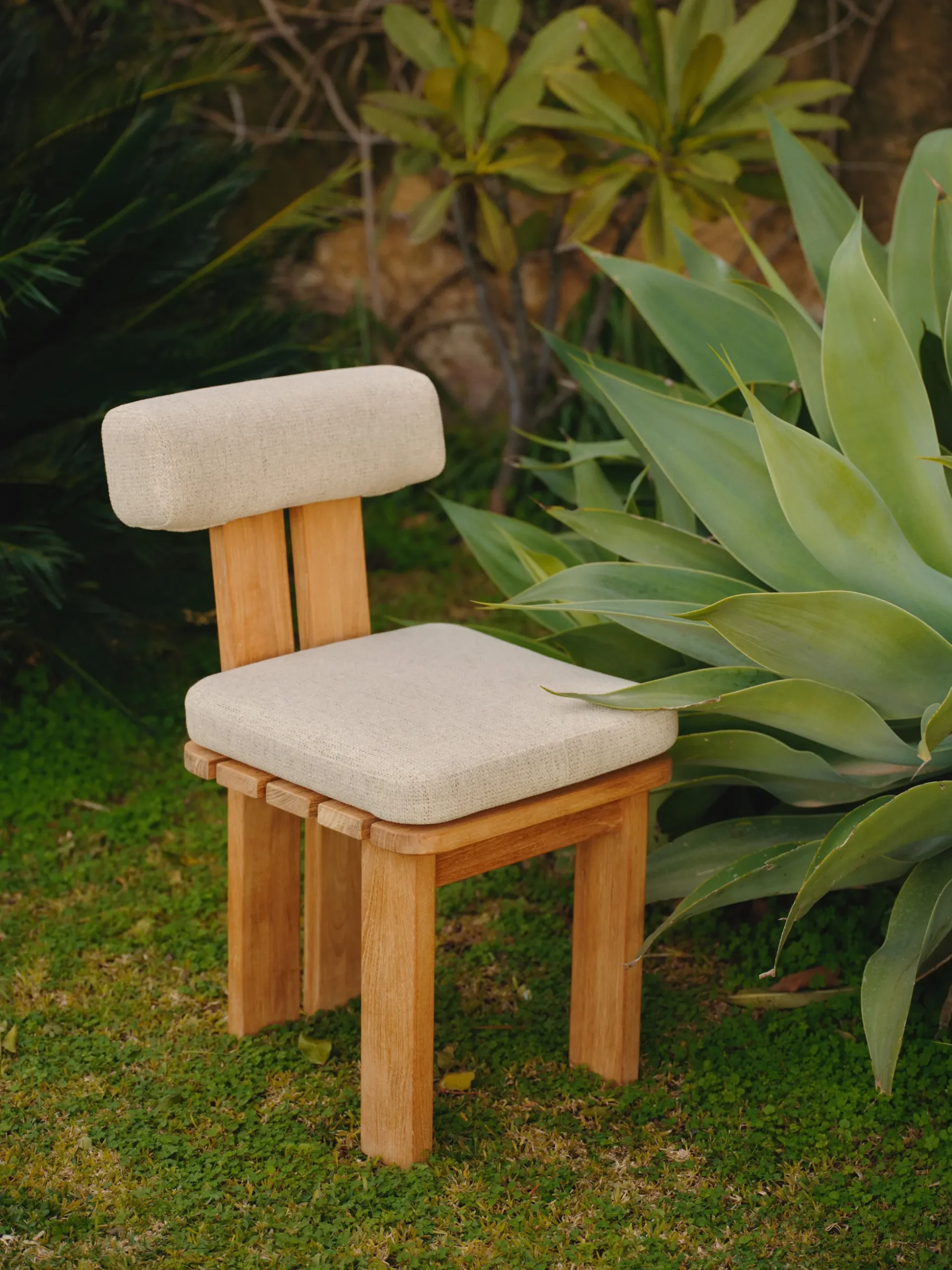 Sedia da giardino in legno di teak Eiko