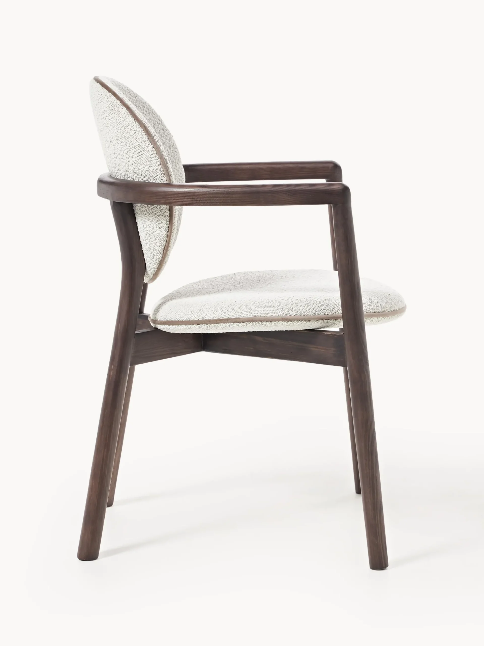Sedia in legno con rivestimento bouclé Maia