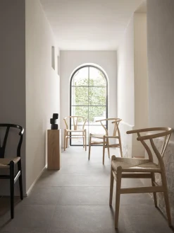 Sedia in legno con seduta intrecciata CH24 Wishbone Chair