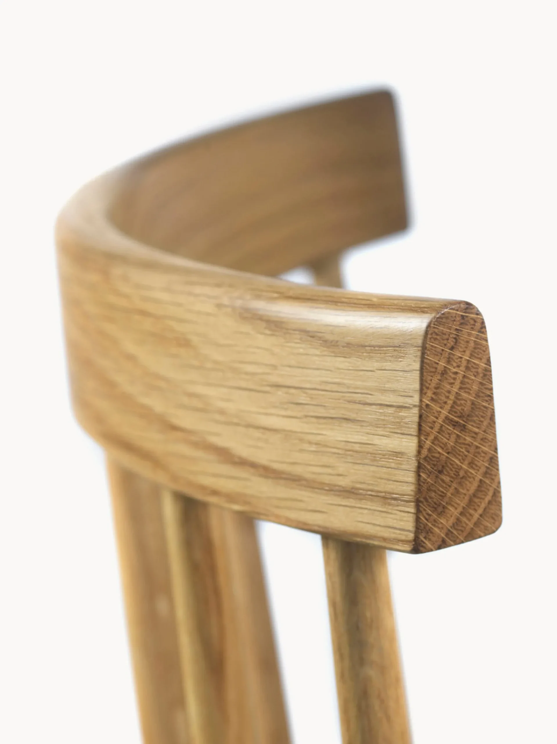 Sedia in legno di quercia fatta a mano J46