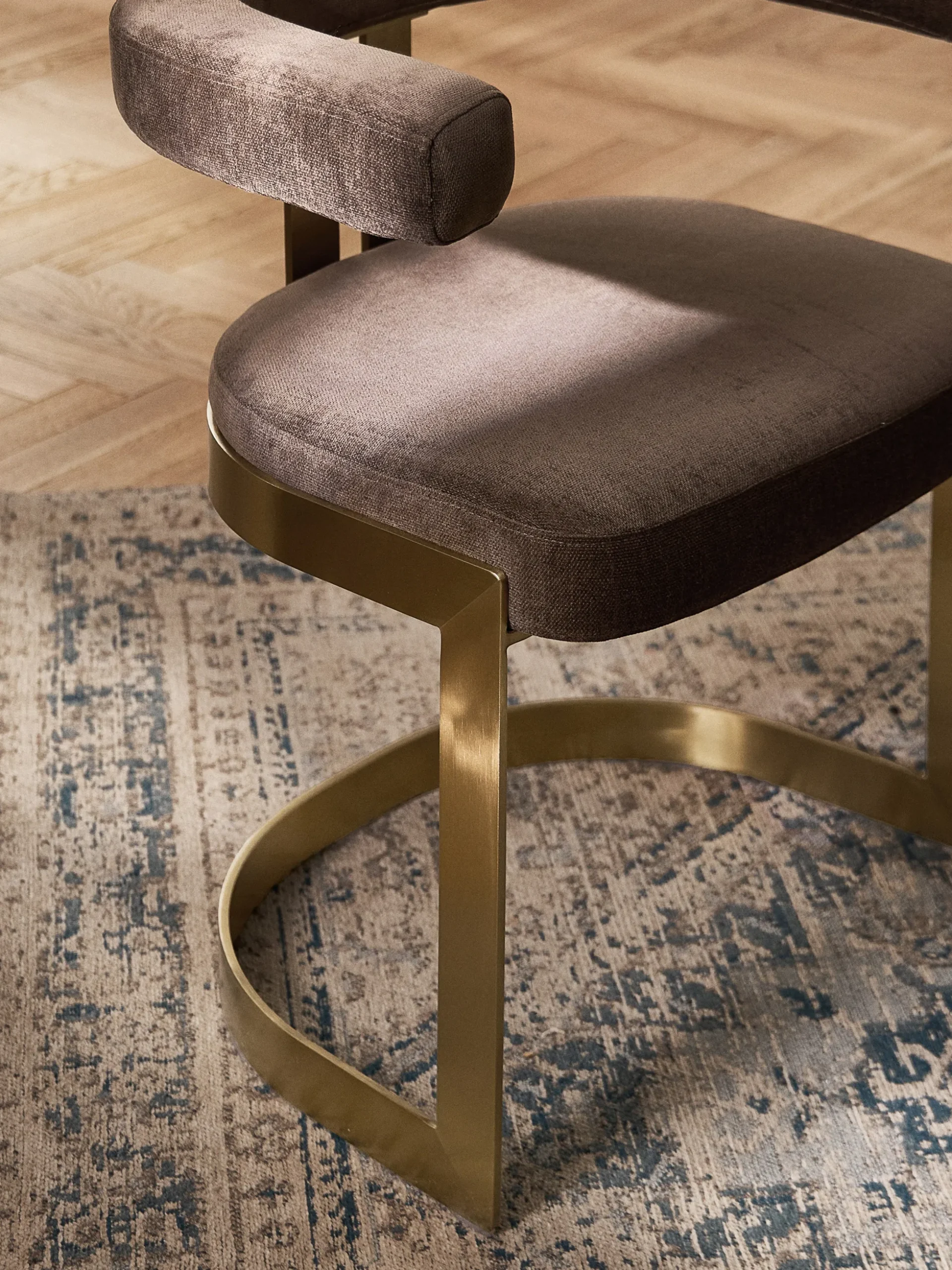 Sedia cantilever imbottita Gianni