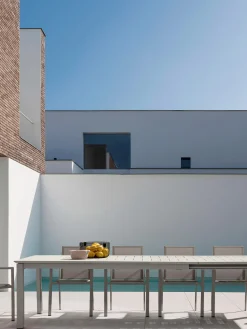 Sedia con braccioli da giardino Konnor