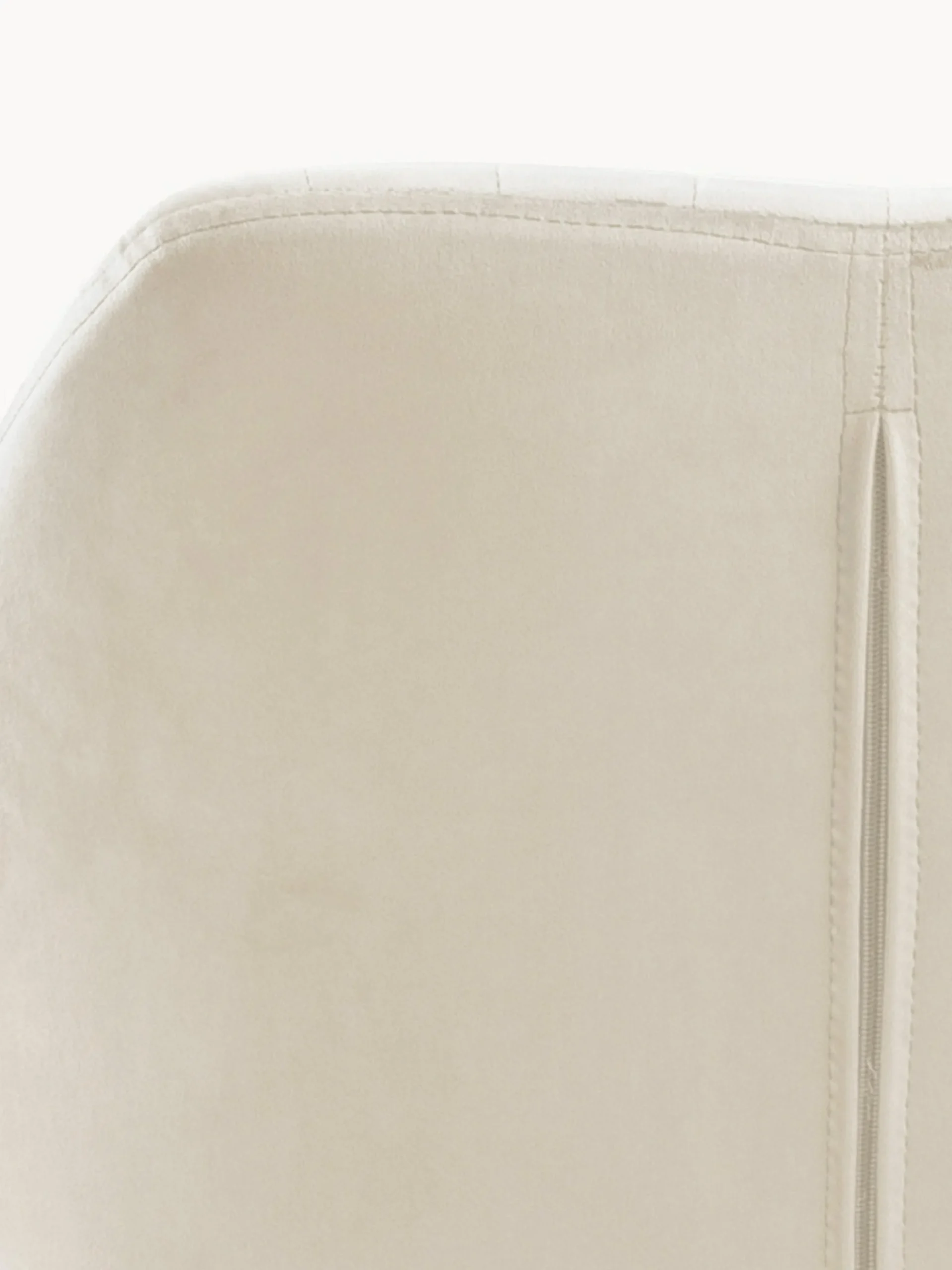 Sedia con braccioli in velluto e gambe in metallo Emilia