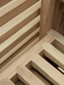 Sedia da giardino impilabile in legno di teak AH502