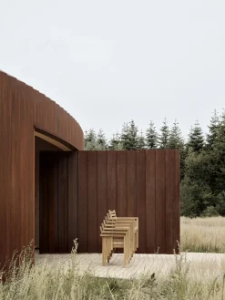 Sedia da giardino impilabile in legno di teak AH502