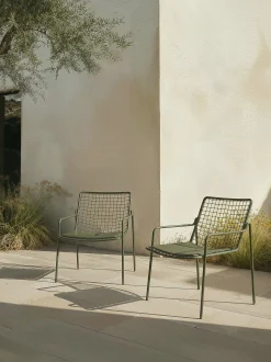 Sedia da giardino impilabile con braccioli Rio R50