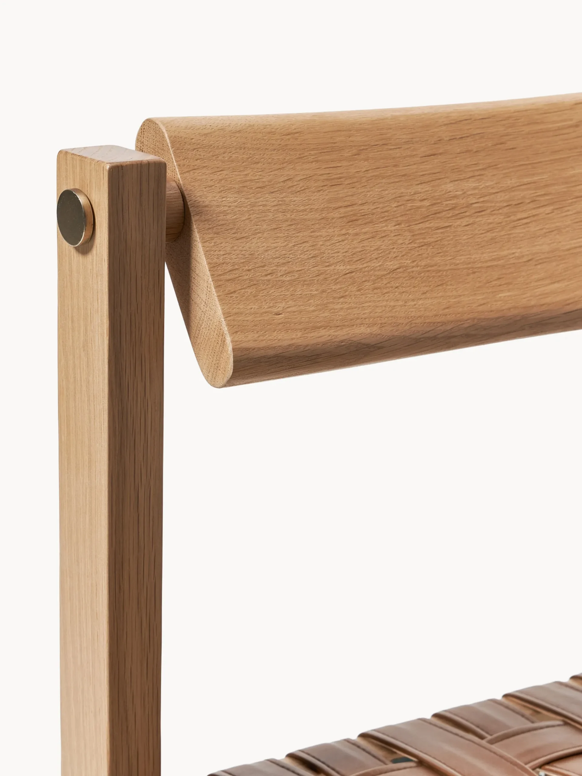 Sedia in legno con seduta in pelle Liza