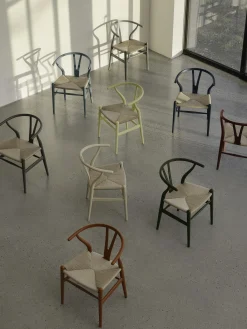 Sedia in legno con seduta intrecciata CH24 Wishbone Chair