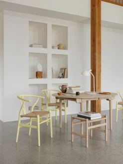 Sedia in legno con seduta intrecciata CH24 Wishbone Chair