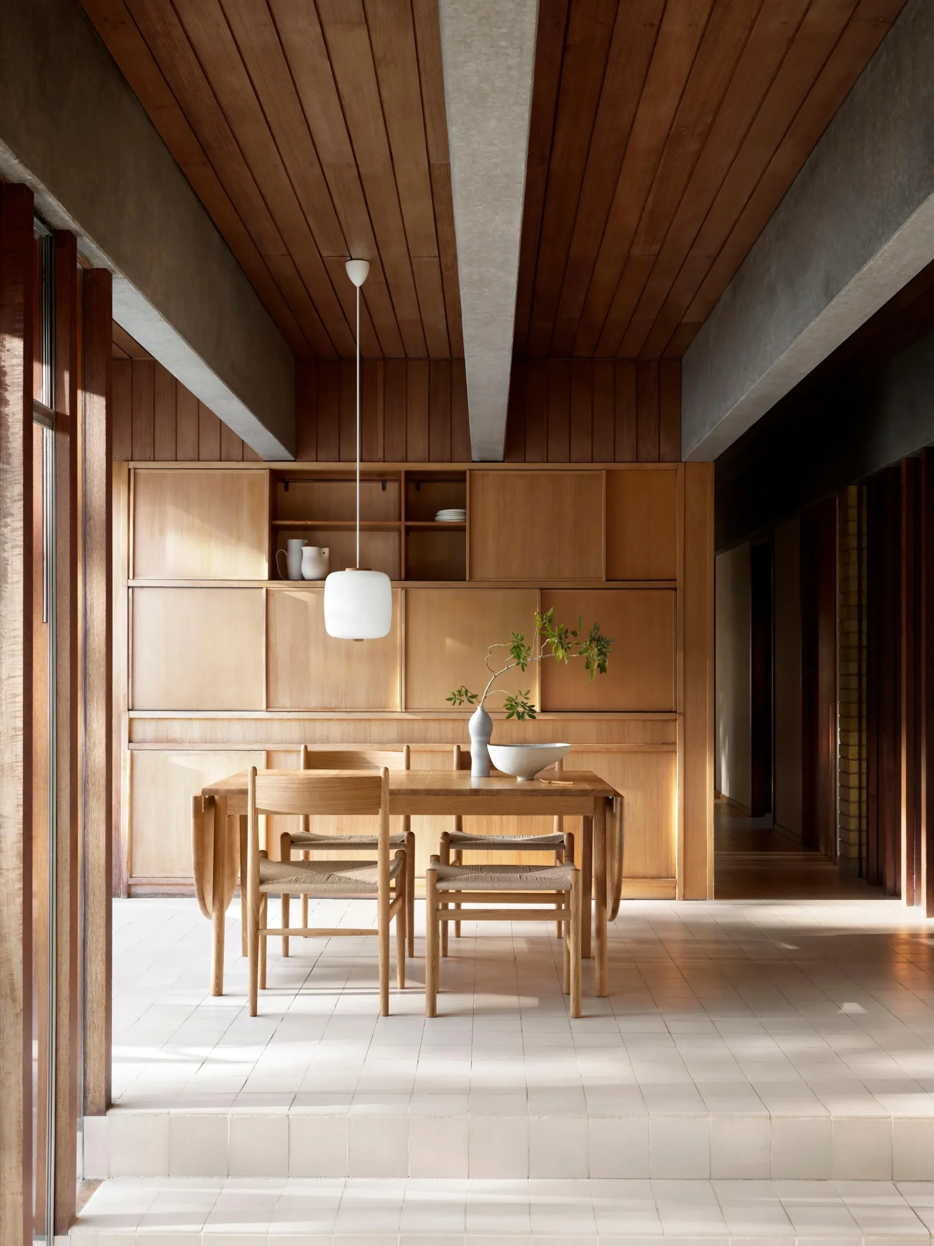 Sedia in legno con seduta intrecciata CH36