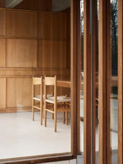 Sedia in legno con seduta intrecciata CH36