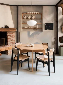 Sedia in legno in legno di quercia con seduta intrecciata C-Chair