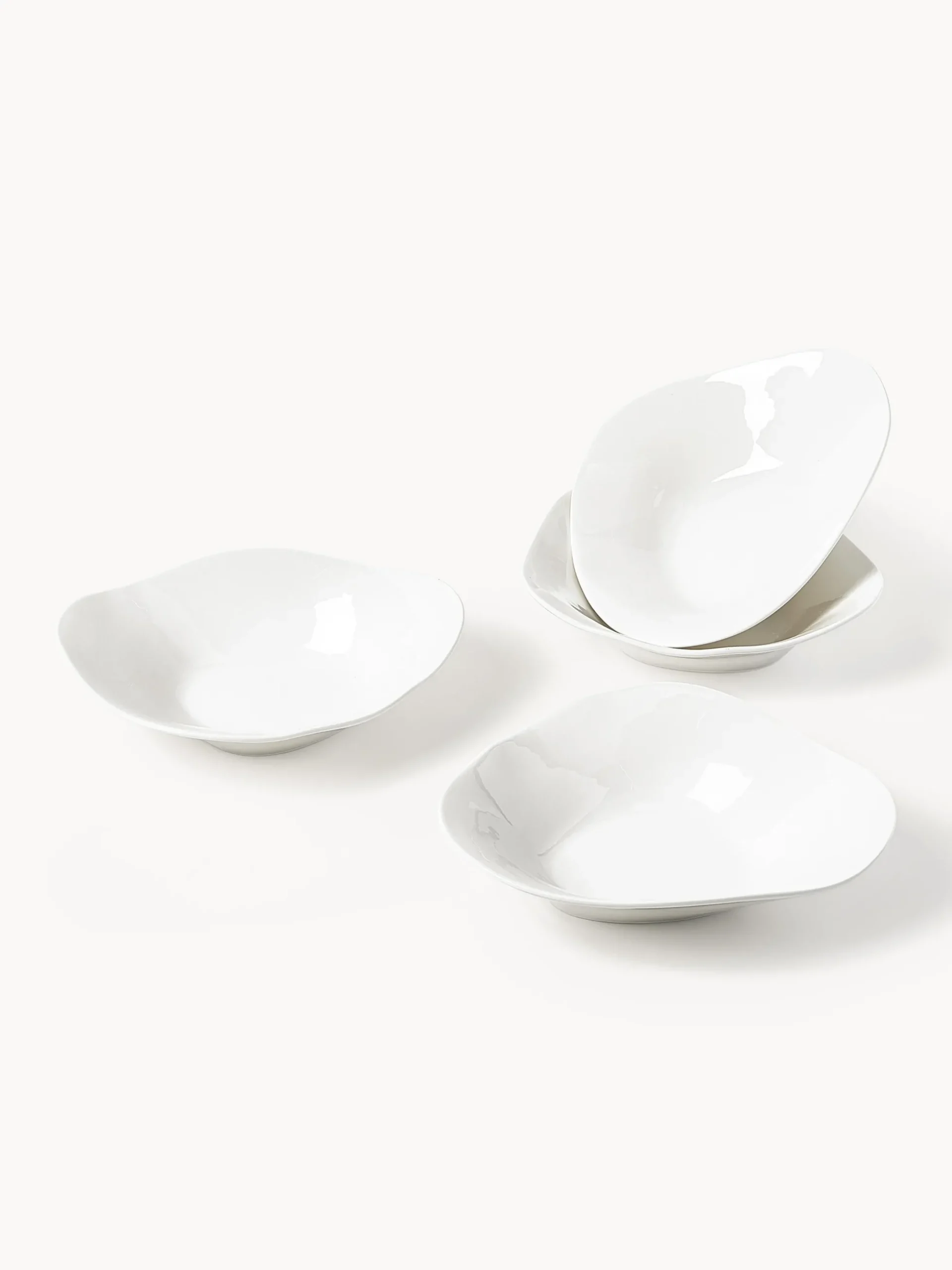 Servizio di piatti in porcellana dalla forma organica Joana, 4 persone (12 pz)