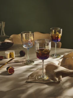 Set di 4 bicchieri da vino in vetro soffiato con rilievo rigato e lucentezza madreperlacea Juno