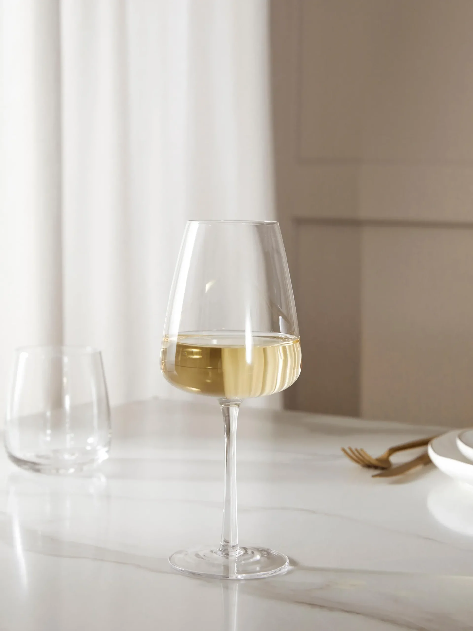 Set di 4 bicchieri da vino bianco in vetro soffiato Ellery